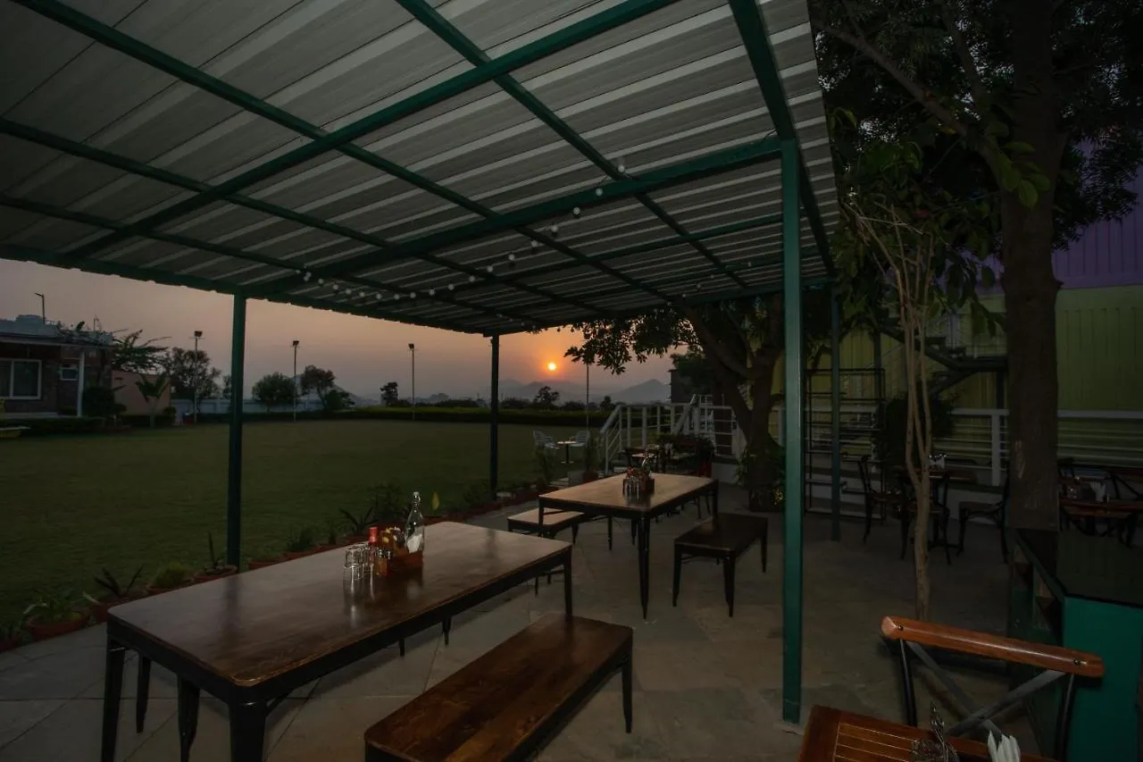 Hotel The G Snoozebox Udaipur 3*,  India