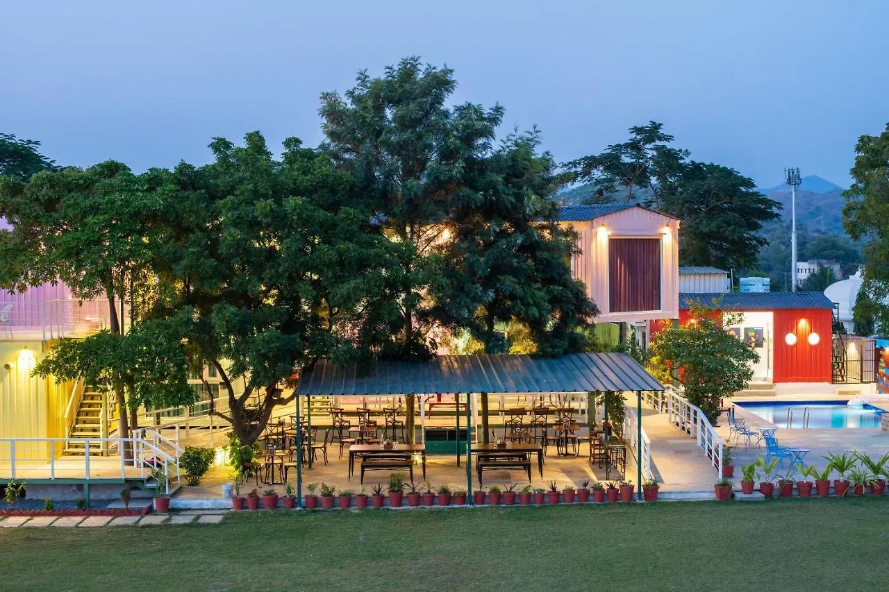 ***  Hotel The G Snoozebox Udaipur India